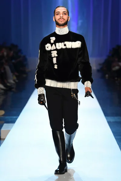 Look 4